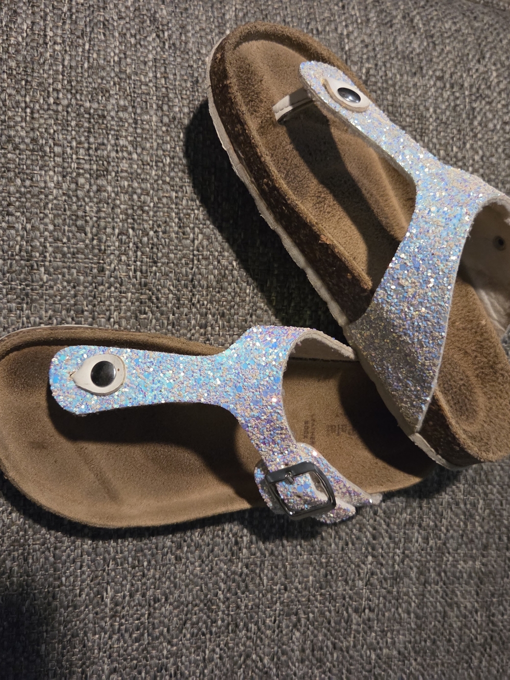 Giulia Palai Girls Glitter Toe-Post Sandals in Iridescent Sparkle